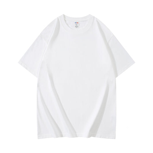 白色圓領短袖 T 恤平放展示，可作為客製年會團體服的款式示意